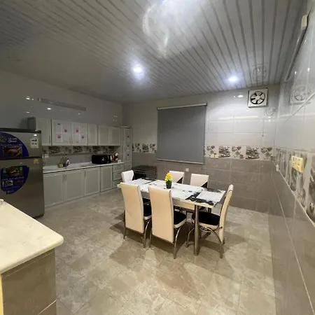 شقة كبيرة 3 غرف نوم وصالة Large Apartment With 3 Bedrooms And A Living Room Ta'if Exterior photo